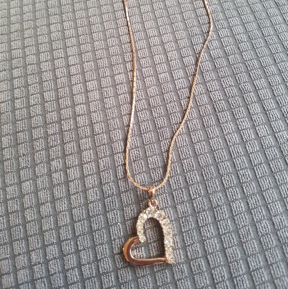 Rose Gold Heart Pendant on Adjustable Chain - Picture 4 of 4
